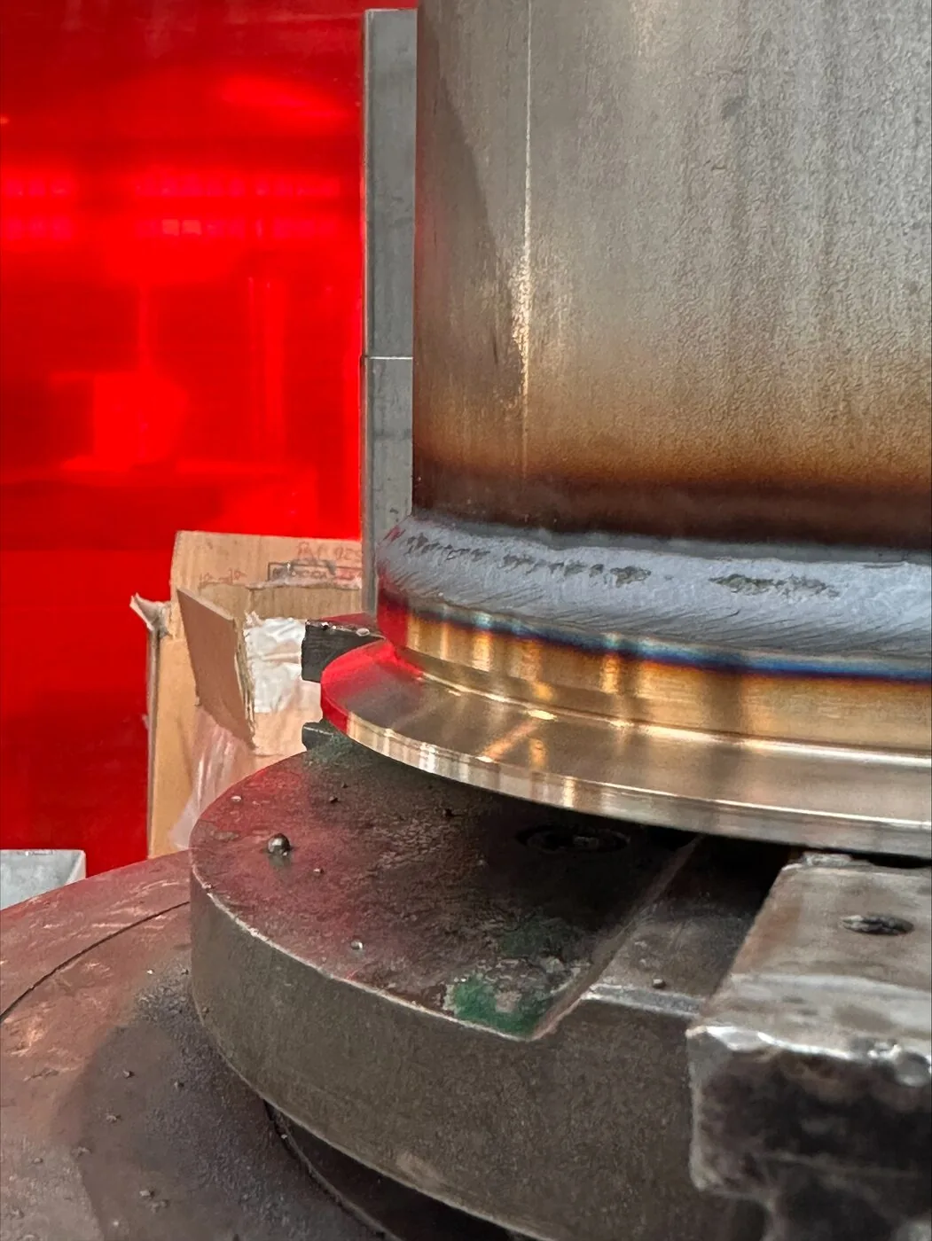 Cordón de soldadura TIG en pieza de inox